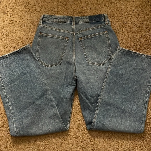 A&F Relaxed Jean - Picture 3 of 4